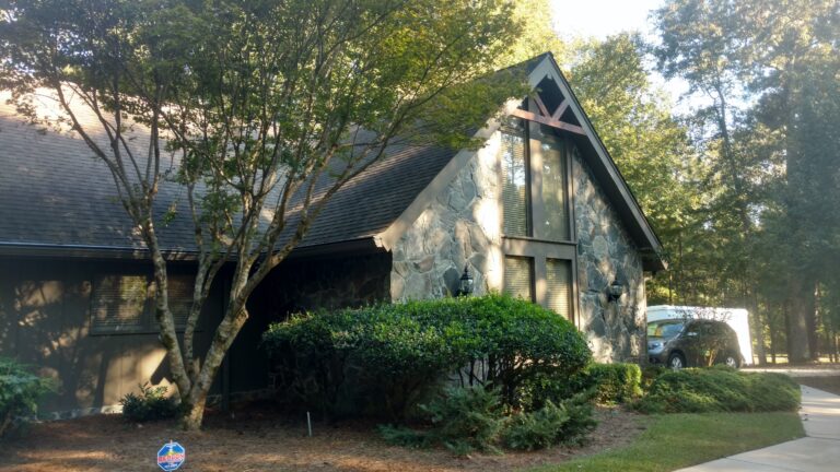 Roof made with Asphalt Shingles - Thaxton Roofing