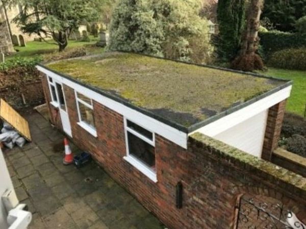 Common Flat Roofing Issues We Fix in Griffin